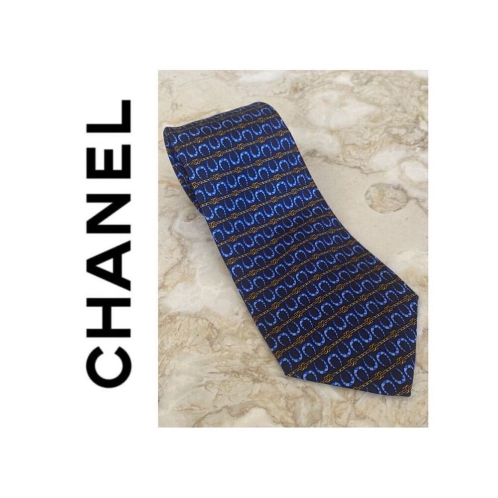 Chanel Horseshoes CC Logo 100% Silk Tie